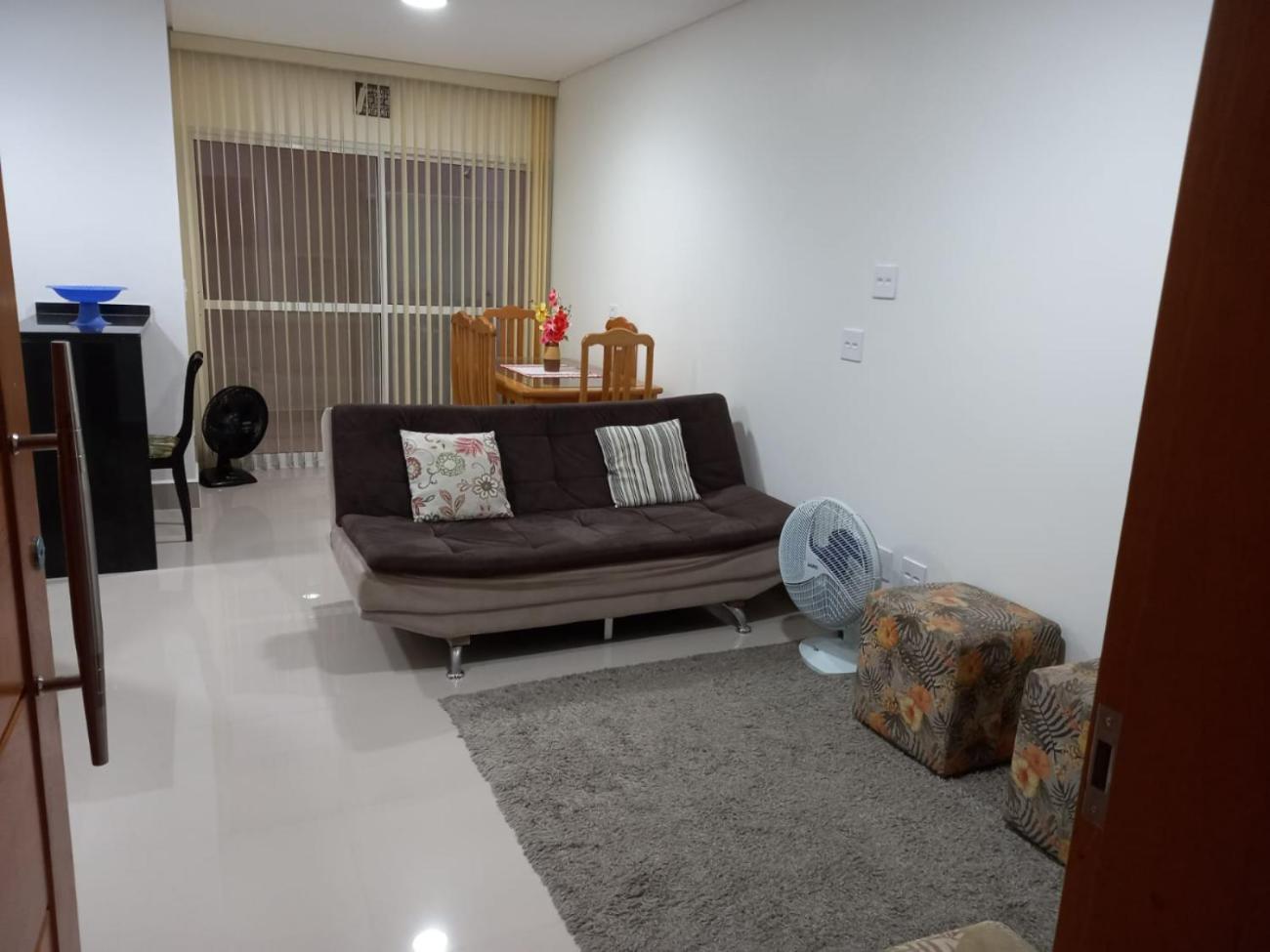 Sobrado 08 Com Duas Suites, Conf グァルジャー エクステリア 写真