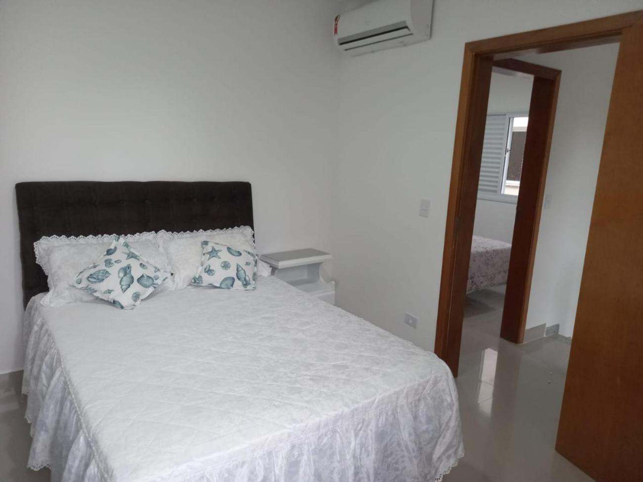 Sobrado 08 Com Duas Suites, Conf グァルジャー エクステリア 写真