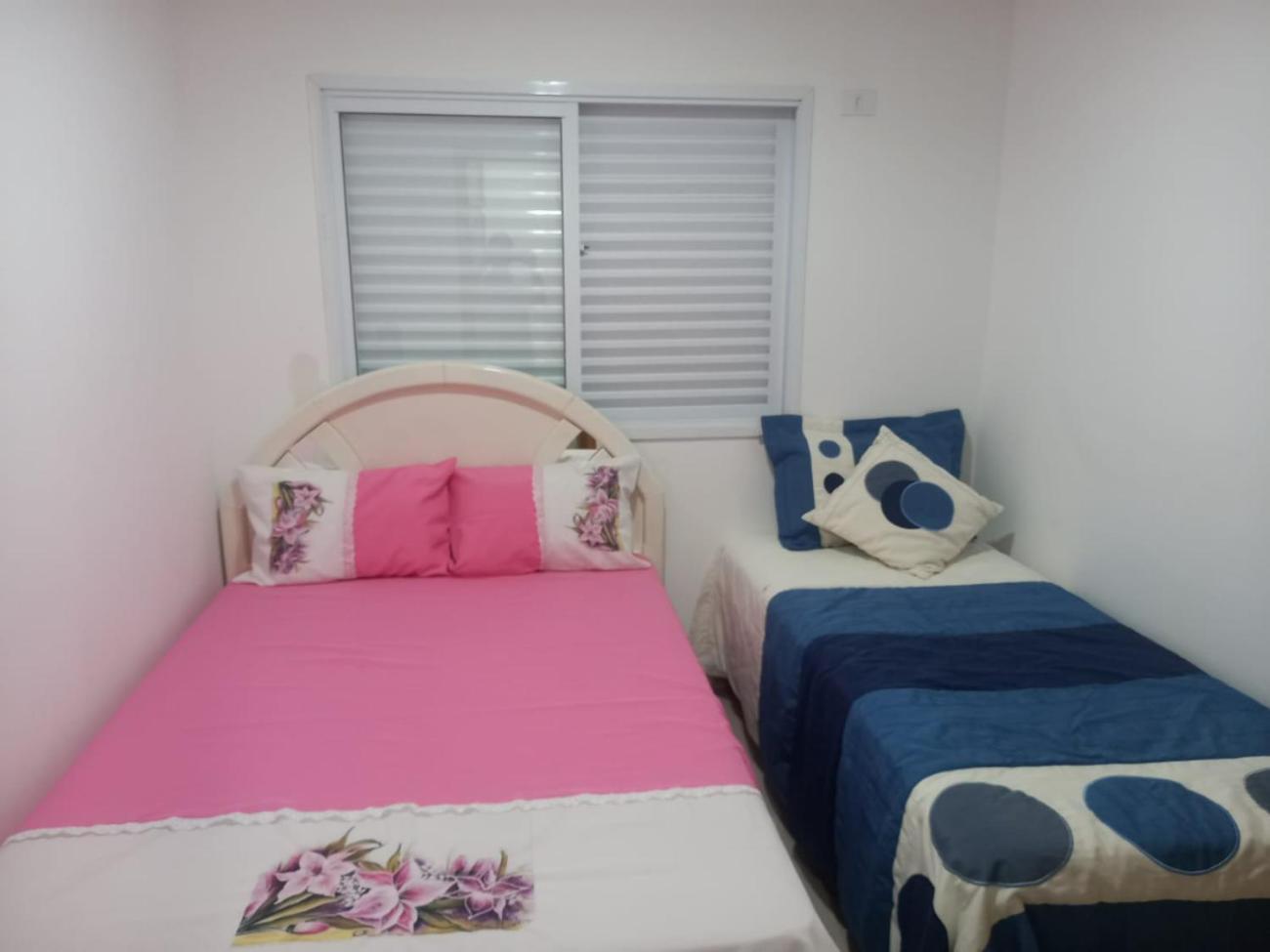 Sobrado 08 Com Duas Suites, Conf グァルジャー エクステリア 写真